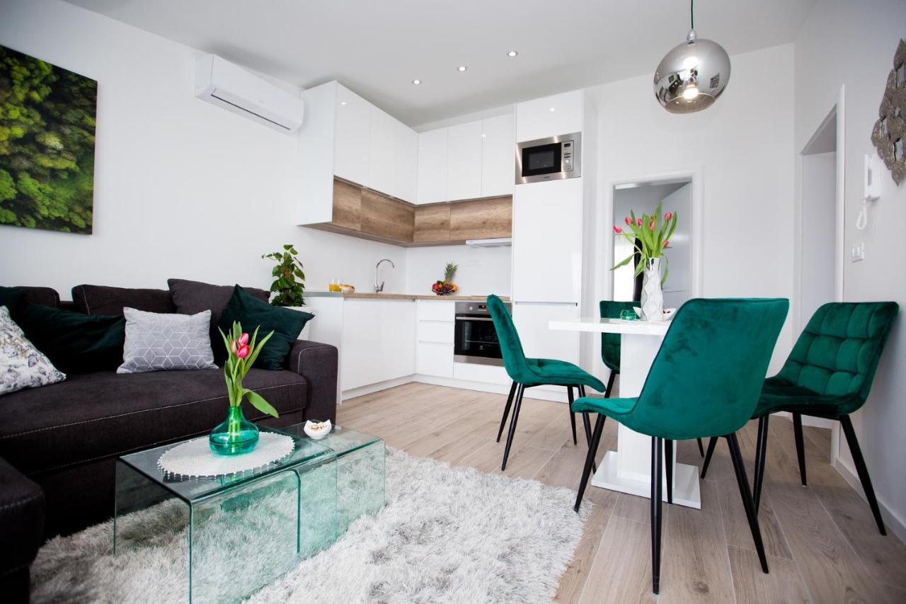 Luxury Apartments Mia Podstrana Exterior photo